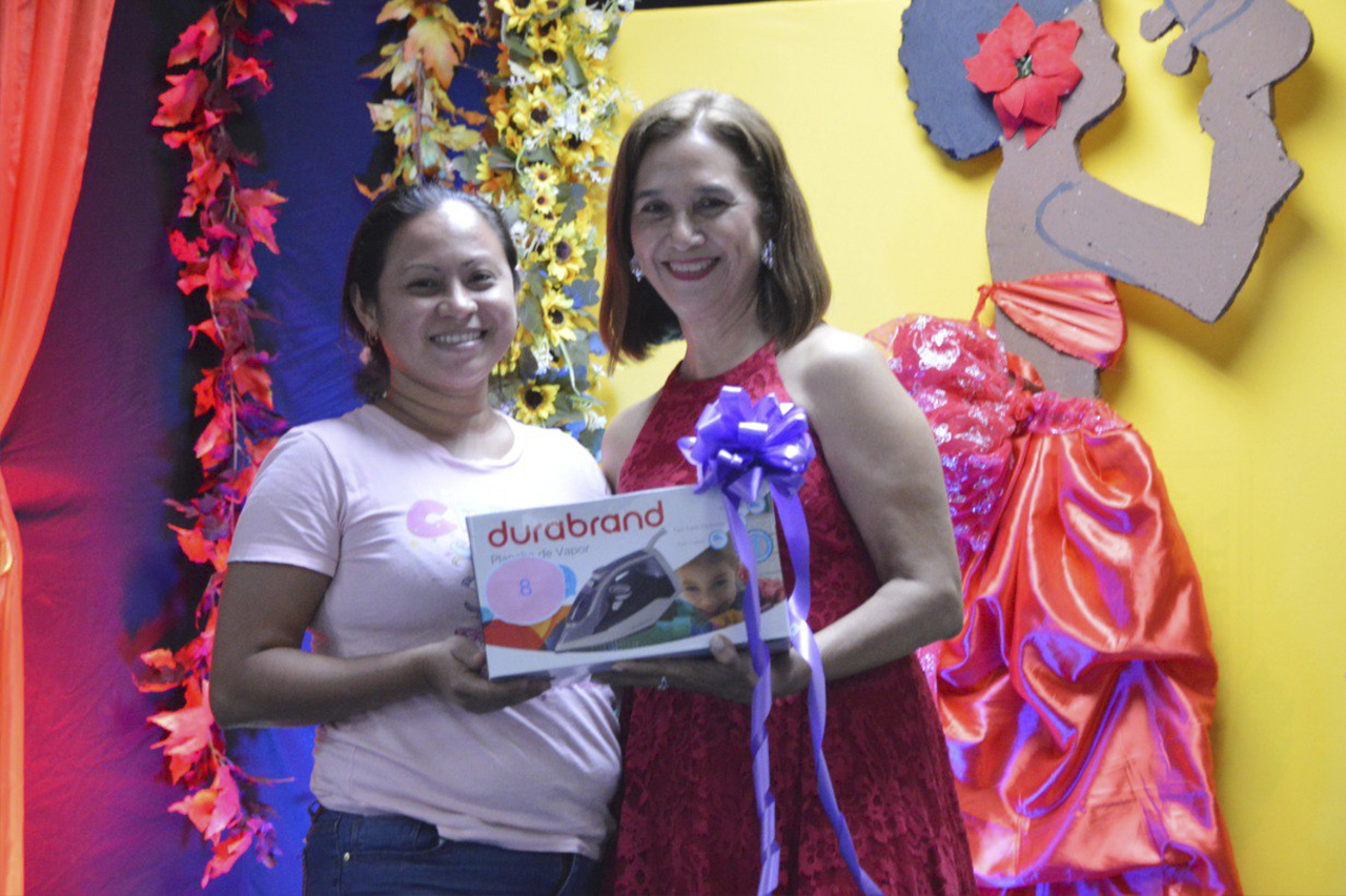 Comunidad Universitaria de la UNA celebra a las Madres Nicaragüenses