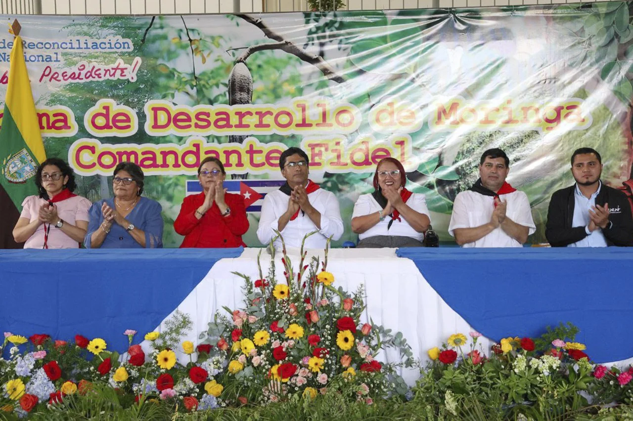 Mesa presidio, lanzamiento del “Programa de Desarrollo de Moringa, Comandante Fidel”