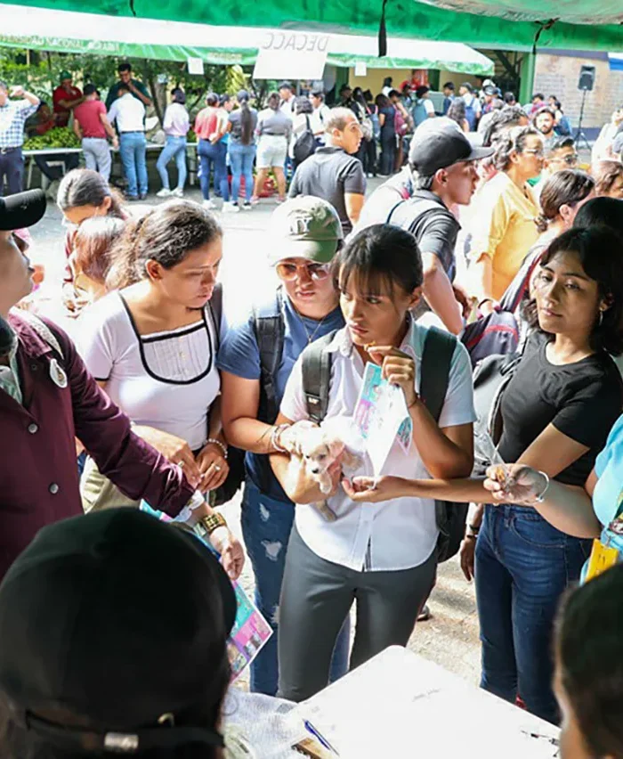 Feria en celebración al día nacional del campesino en la UNA