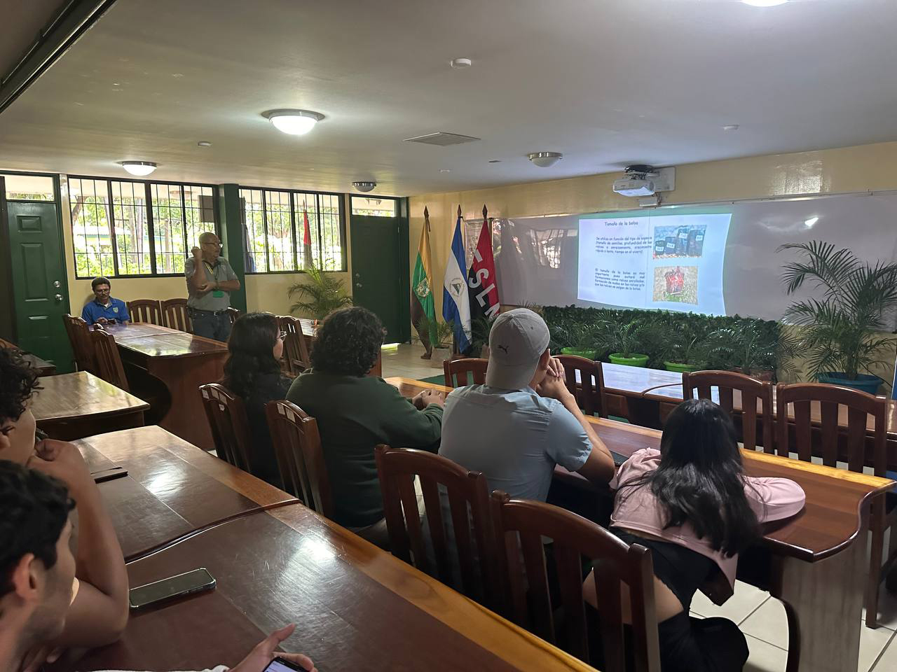 taller sobre “Manejo de plántulas en viveros forestales”