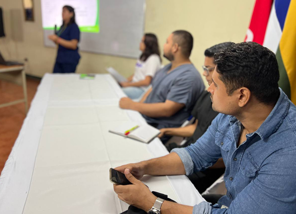 Participantes panel Plan de Acción Nacional para la Contención de la Resistencia Antimicrobiana