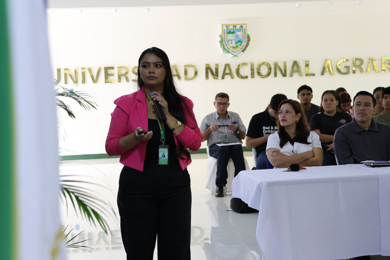 Participantes del Simposio sobre evolución Digital en la Educación Superior Herramientas Tecnológicas.