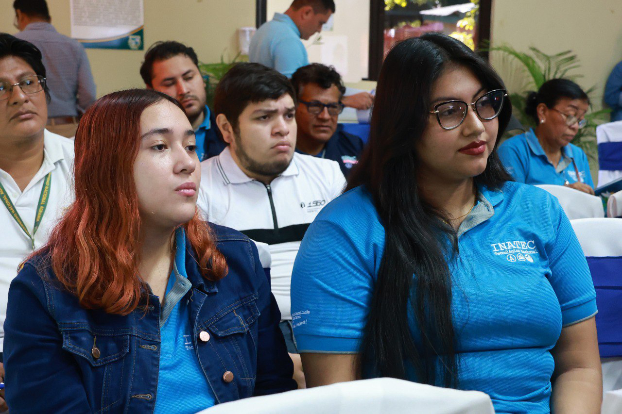 Participantes en el taller “Buenas prácticas en la gestión y divulgación del conocimiento”